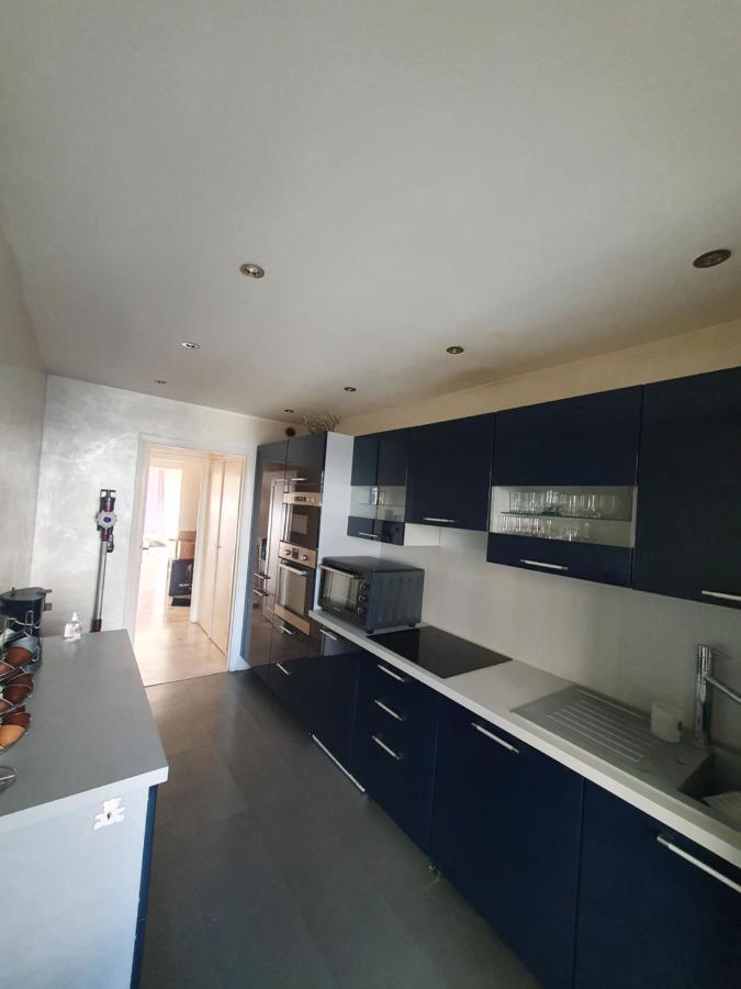 Appartement Proche croisette , appartement de 85m avec 2 chambres *